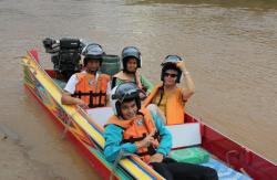 Speed boat