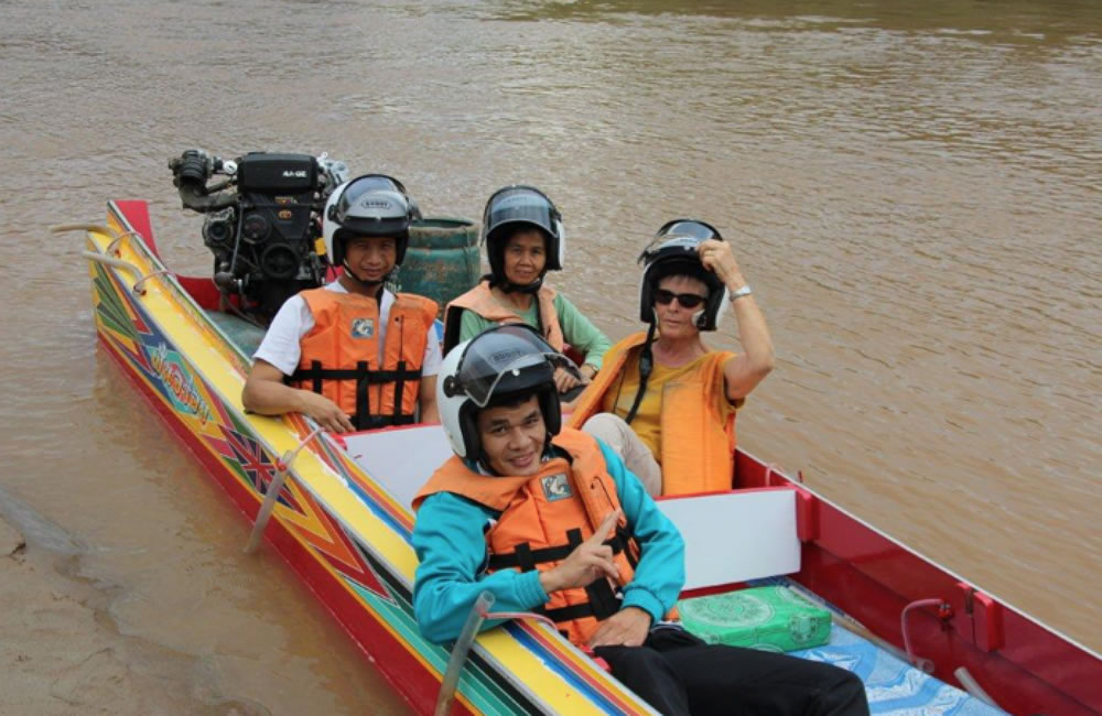 Speed boat